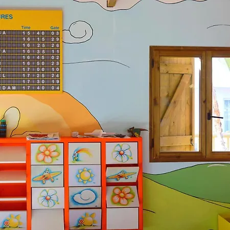 Servatur Waikiki ホテル 4*