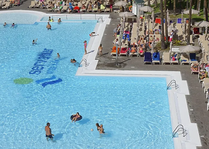 思维德威基基酒店 4*