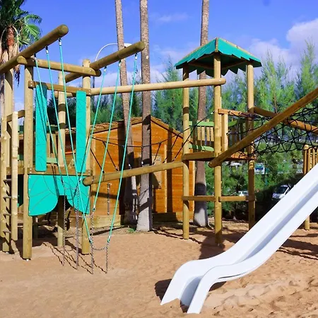 מלון Servatur Waikiki 4*