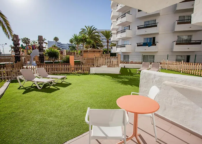 מלון Servatur Waikiki 4*