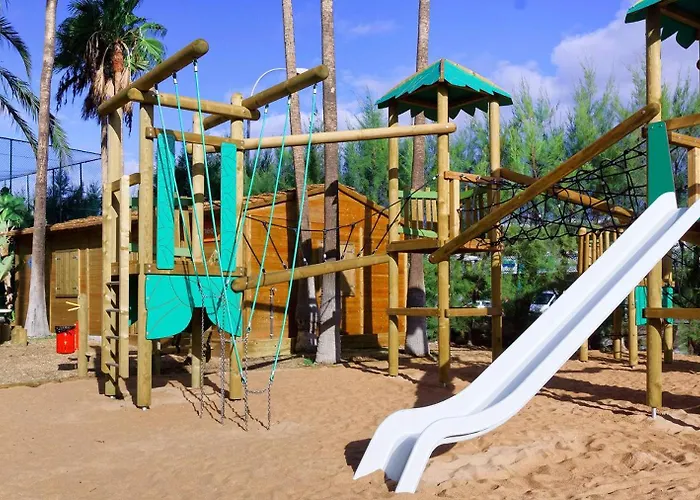 Готель Servatur Waikiki 4*