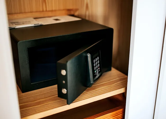 Готель Servatur Waikiki 4*