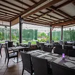 Servatur Waikiki Hotel
