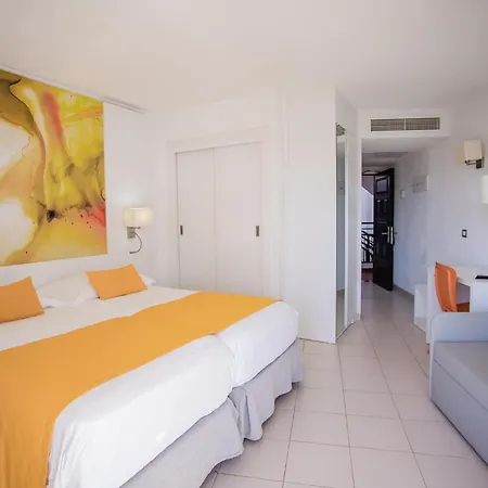Готель Servatur Waikiki 4*