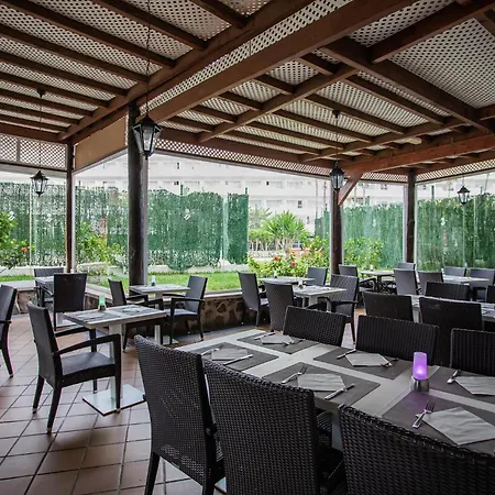 Servatur Waikiki Hotel