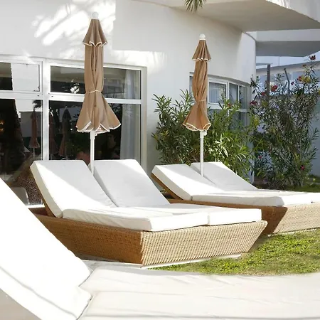 Servatur Waikiki Hotel 4*