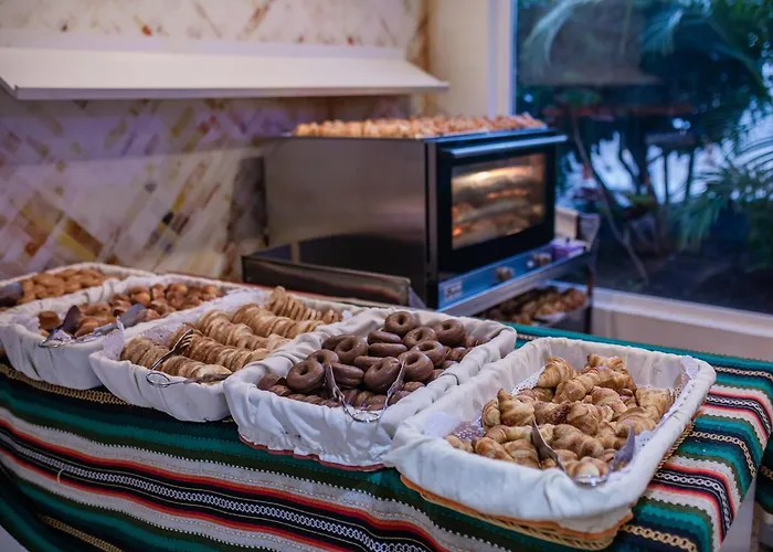 Servatur Waikiki فندق بلايا ديل إنغلز