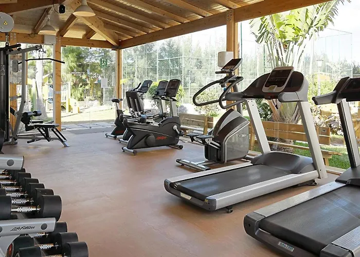 Servatur Waikiki فندق 4*