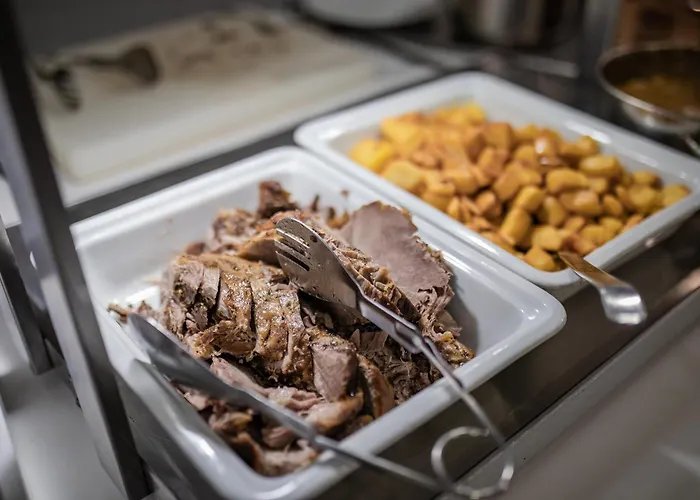 فندق Servatur Waikiki 4*