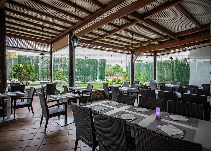 Servatur Waikiki فندق