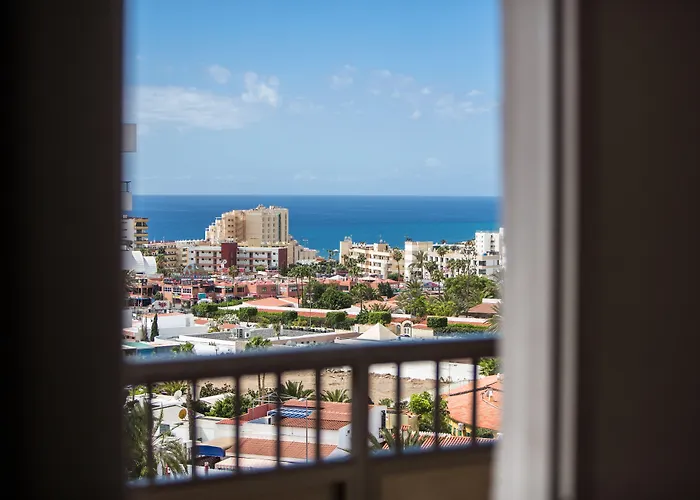 فندق Servatur Waikiki 4*