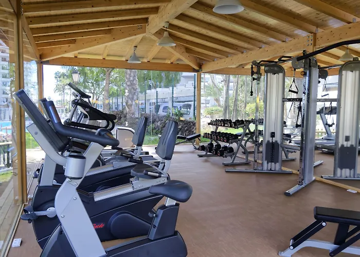 Servatur Waikiki Hotel 4*