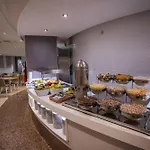 Hotel Servatur Waikiki