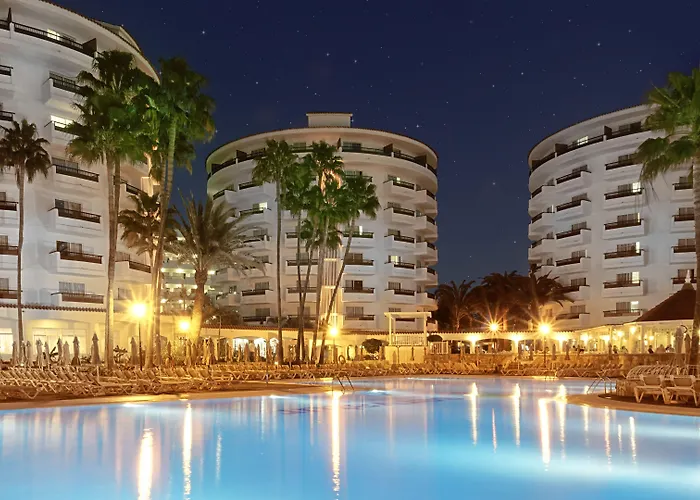 Servatur Waikiki Hotel 4*