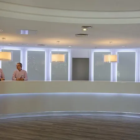 Szálloda Servatur Waikiki
